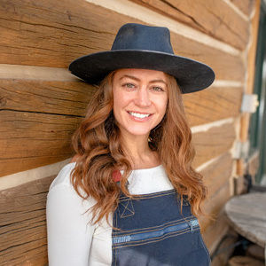 Meet your Posher, Abby